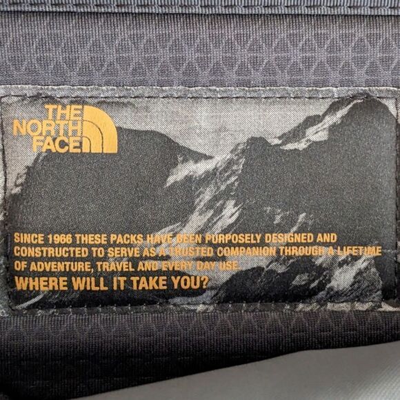 The North Face Hot Shot SE (Special Edition) Student Outdoor Lrg Backpack Unisex - Picture 8 of 10